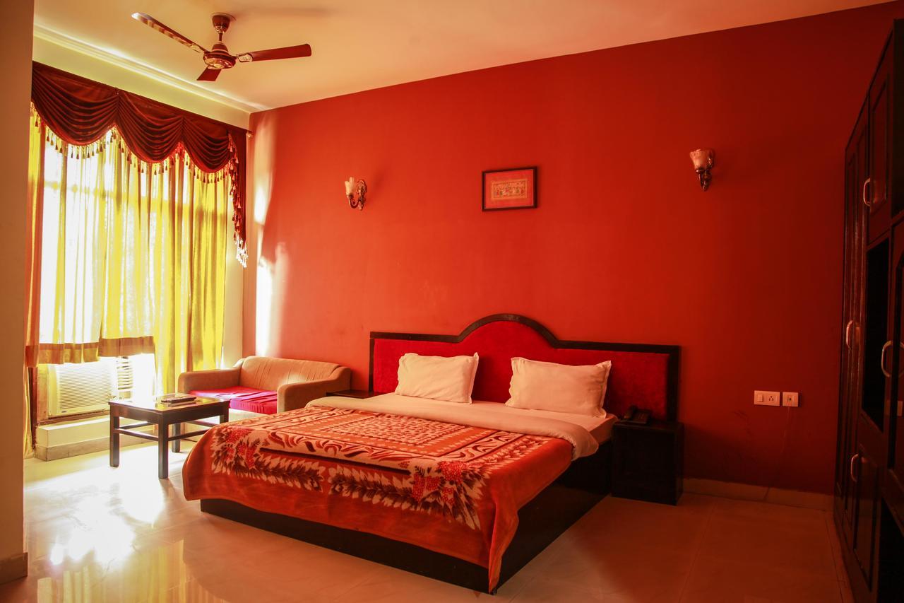 Hotel Neeraj Bhawan- Triveni Ghat Rishīkesh Exterior foto